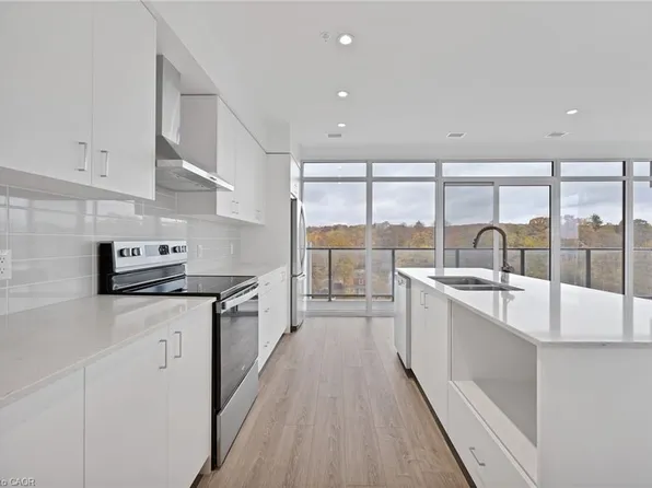 50 Grand Ave S #901, Cambridge, ON N1S 0C2