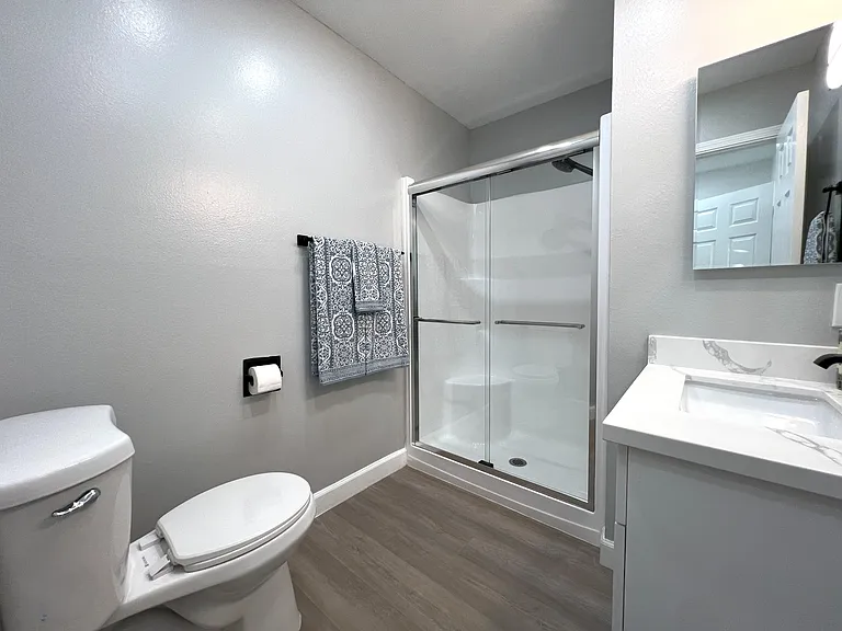 Estrellita Arms Apartments — Photo 14