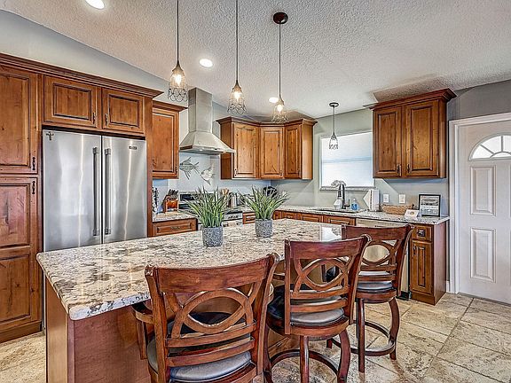 4th image of 5587 Pelican Way