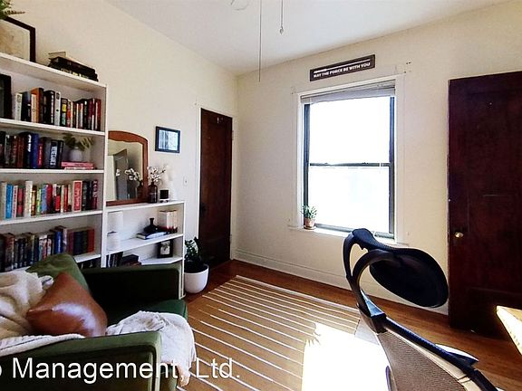 3rd image of 1950 W Belle Plaine Ave #1
