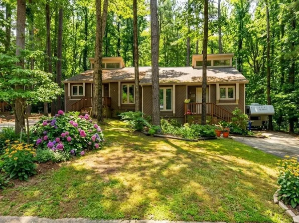 5513 Kaplan Dr, Raleigh, NC 27606