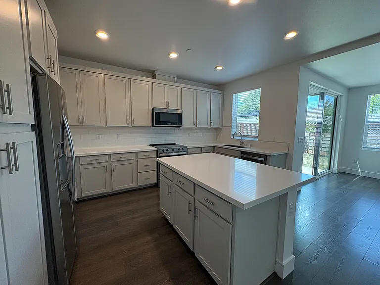 1609 Tecado Dr — Photo 10