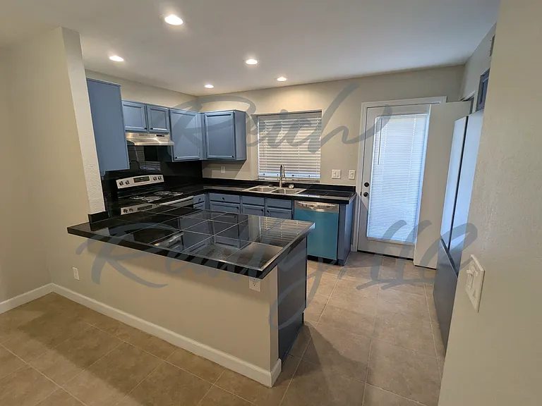 921 W University Dr #1107 — Photo 14