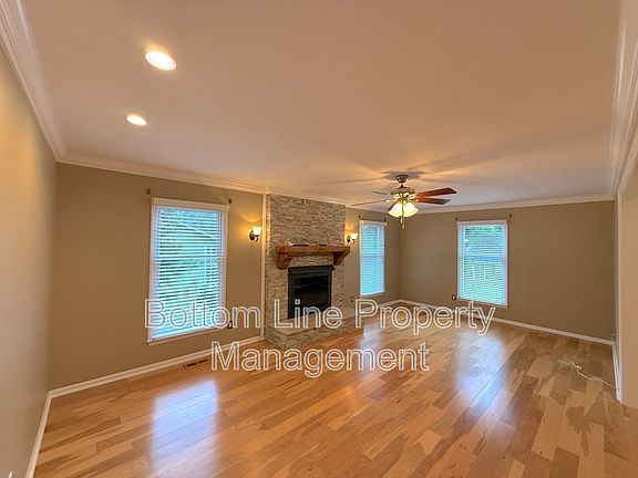 4th image of 317 Treeline Dr