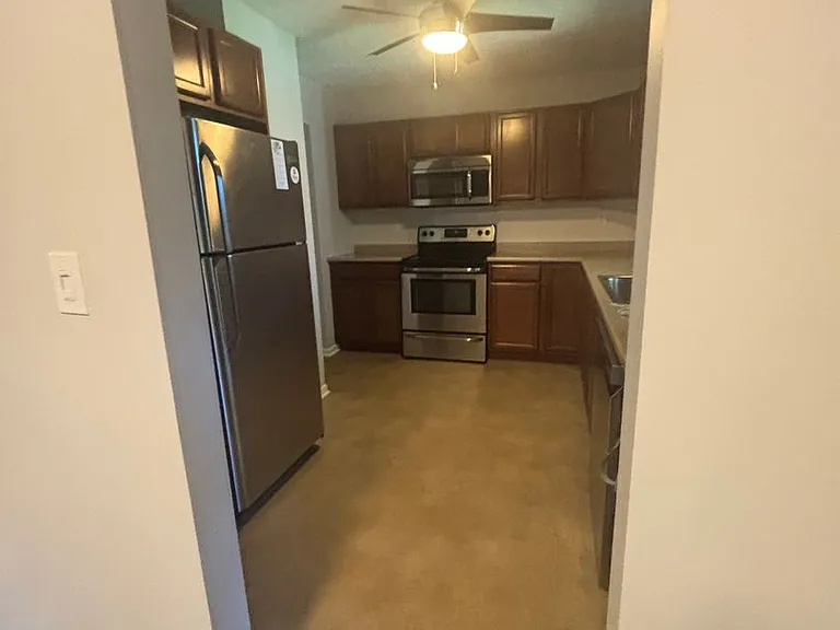 2467 E Potter Rd — Photo 3