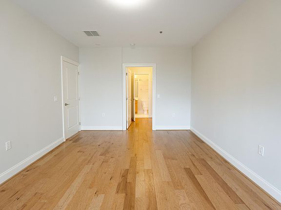 4th image of 38 Maryland Ave Unit 308