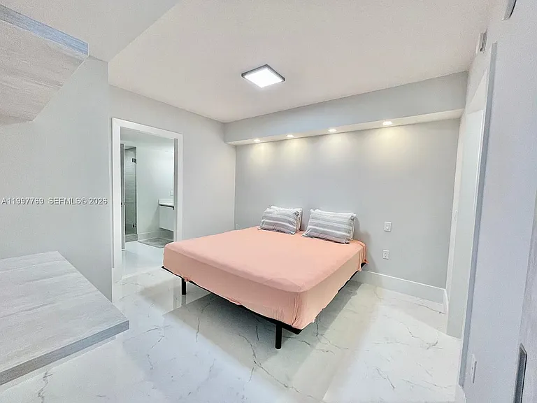 330 Sunny Isles Blvd #5-905 — Photo 20