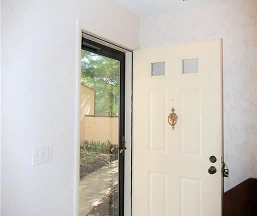 3rd image of 1749 Brookwood Dr