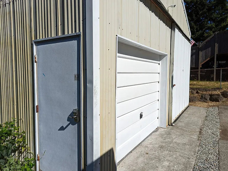 24th Ave SW — Photo 20