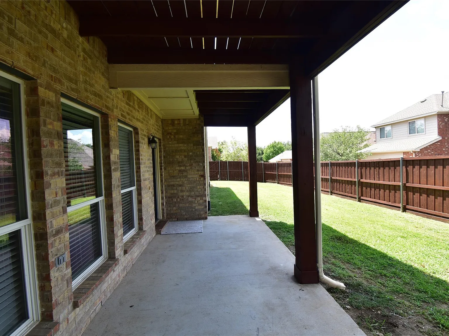 3 bed, 2182 sqft, $2,500 — Photo 2
