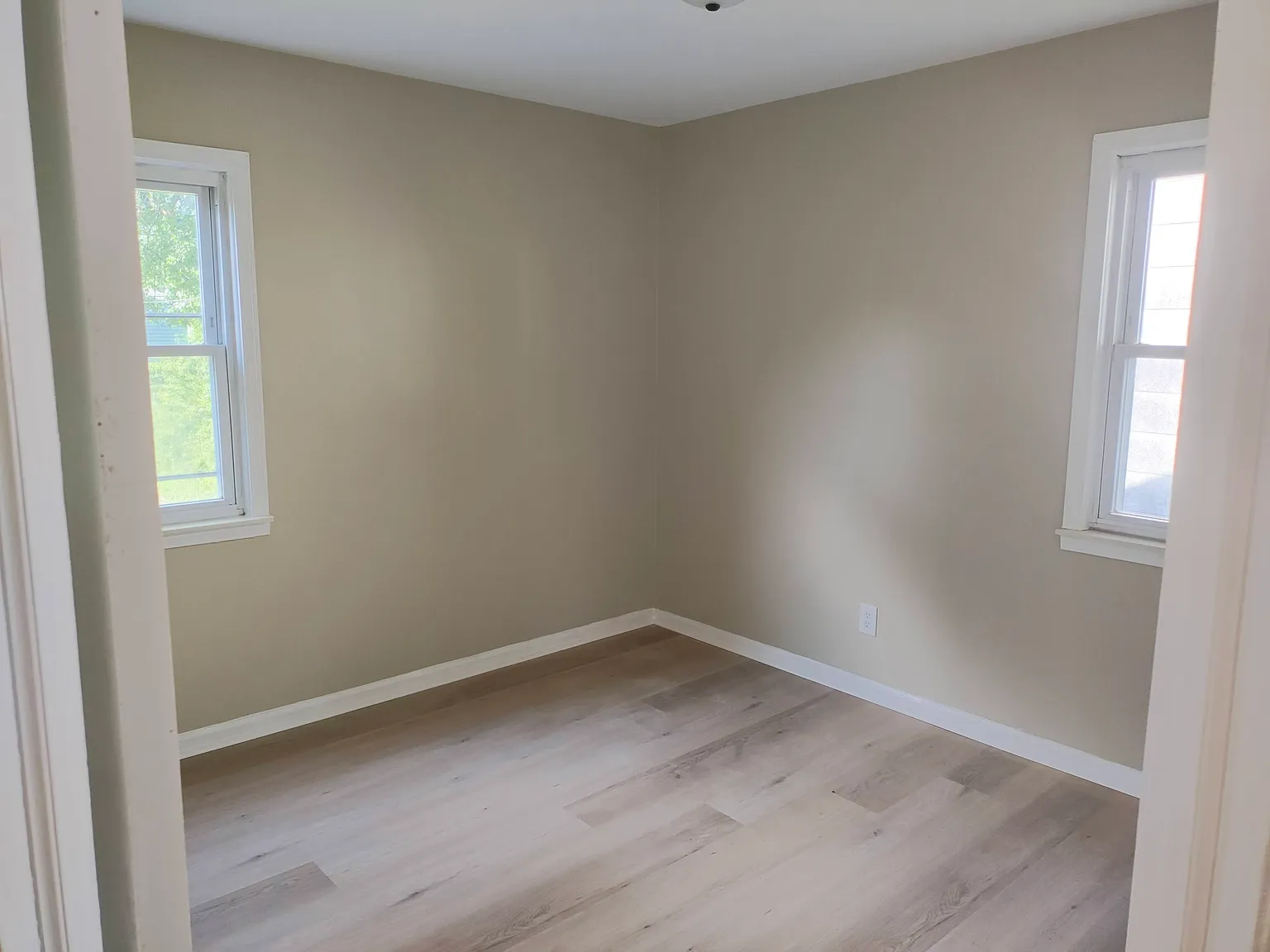 2 bed, 850 sqft, $1,600 — Photo 2