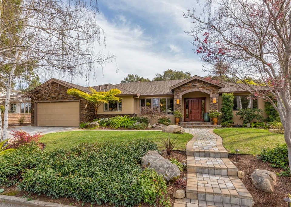 1st image of 18558 Ravenwood Dr