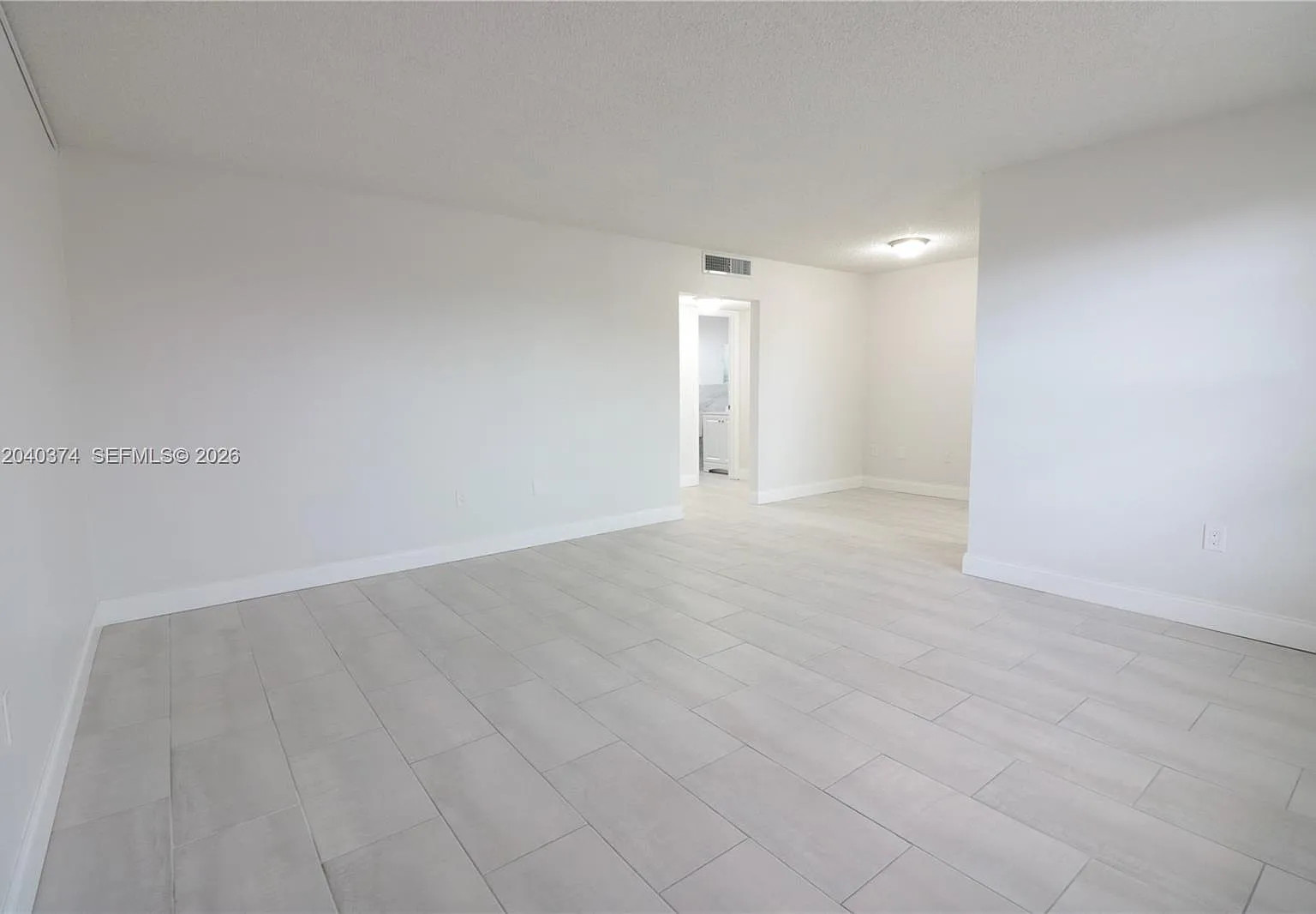 Hollywood Entrada Amended — Photo 2