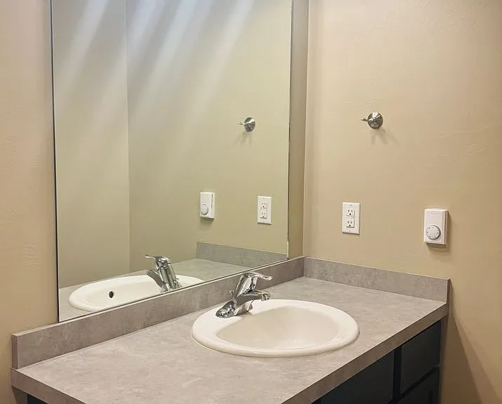 4845 Golden Gate Ave — Photo 10