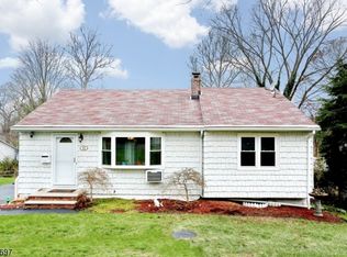 49 Walton Ave, Oakland, NJ 07436