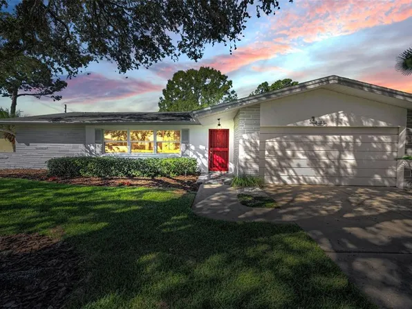 2150 Sarazen Dr, Dunedin, FL 34698