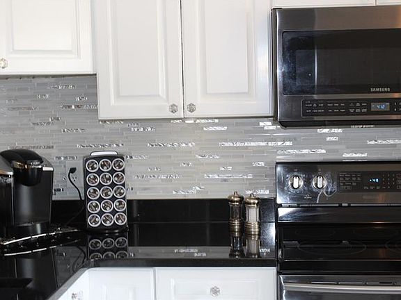 4th image of 6140 Burnside Cir #D-204