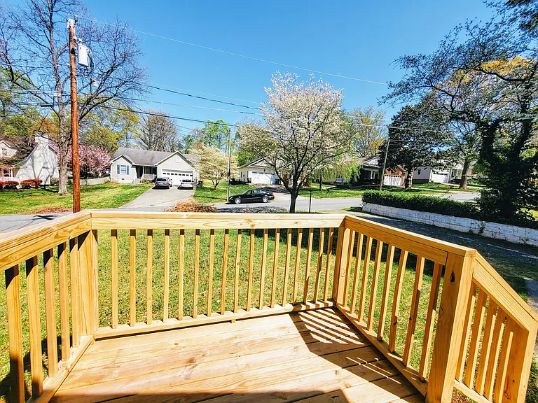 1324 Kenwood St — Photo 25