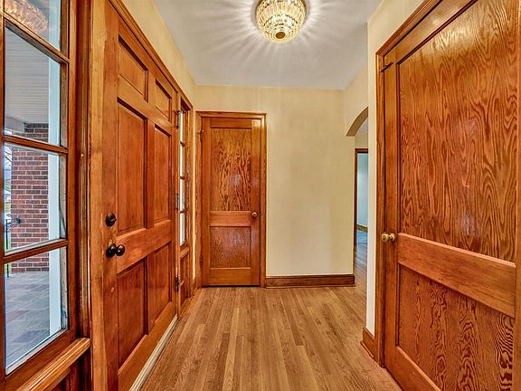 5th image of 1029 Yeatts Ln