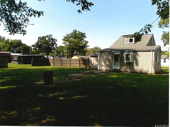 3rd image of 704 W State St