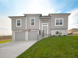 680 S Tybrook Ave, Independence, MO 64056