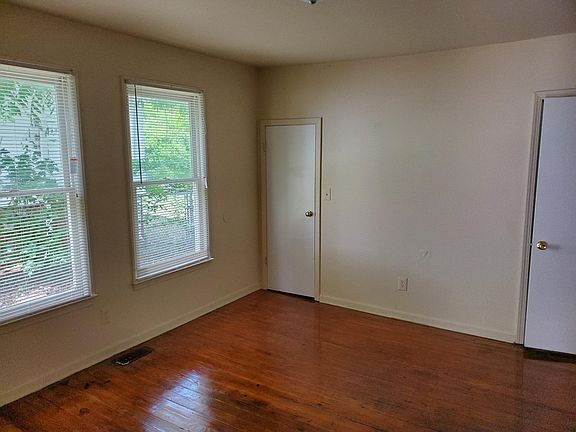 4th image of 1537 McCormick St
