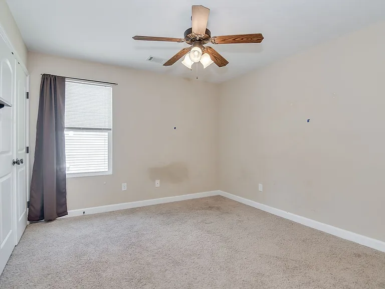 511 Sebastian Dr — Photo 39