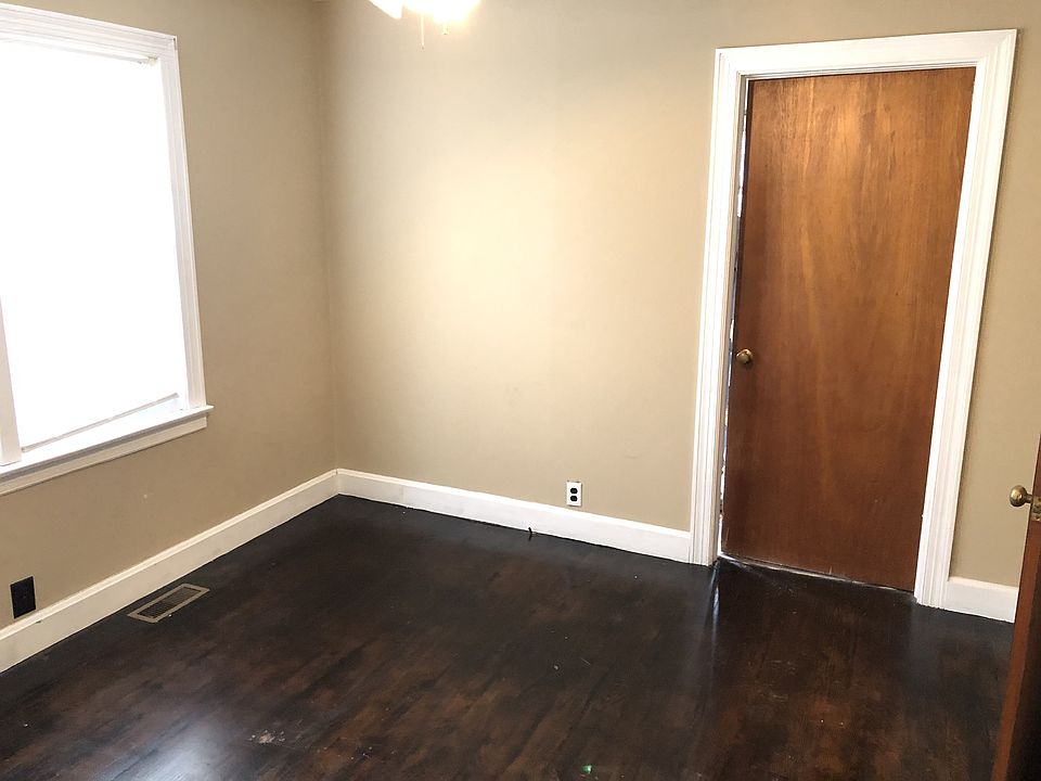 2nd image of 650 W Broad St