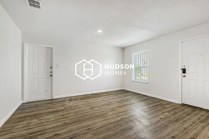 542 Rivas St #B — Photo 3