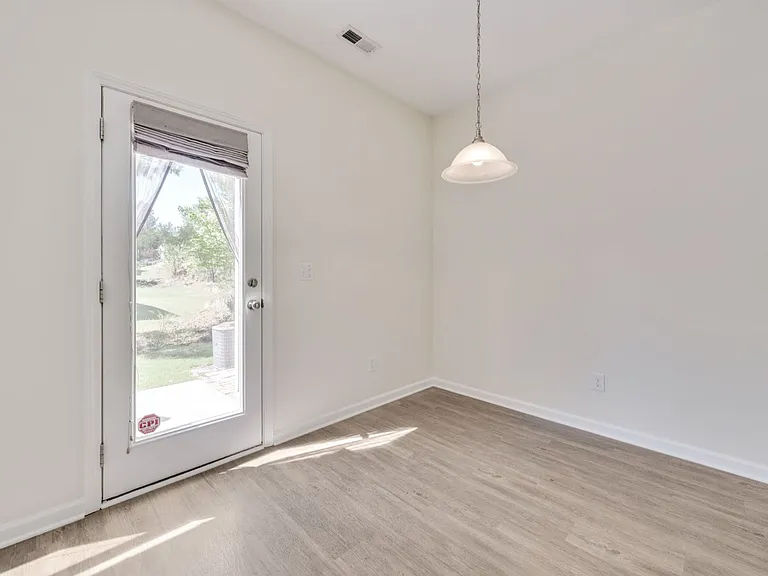 11 Moss Grove Ln — Photo 5