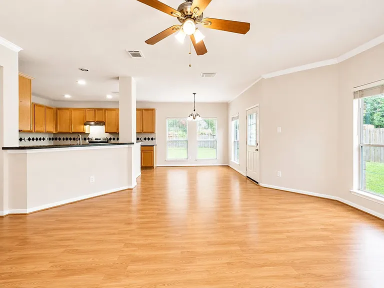 1815 Granite Field Ln — Photo 11