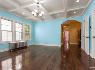 562 E 34th St, Brooklyn, NY 11203