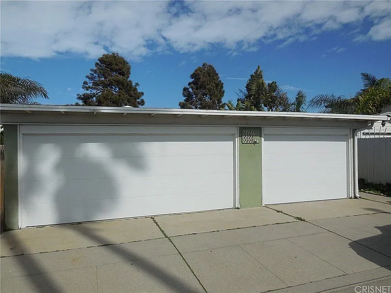 2225 Pierpont Blvd #2225 — Photo 1