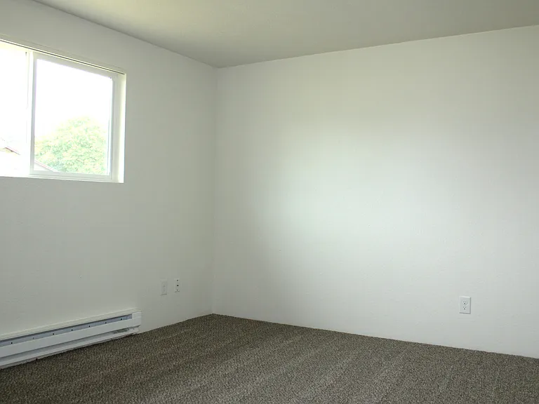 2638 S 8th St — Photo 9