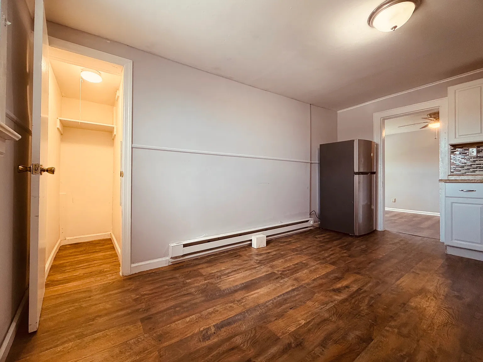 2 bed, 1000 sqft, $2,380 — Photo 2