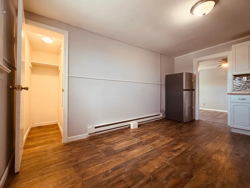 Very Large Kitchen with Closet 1 of 2