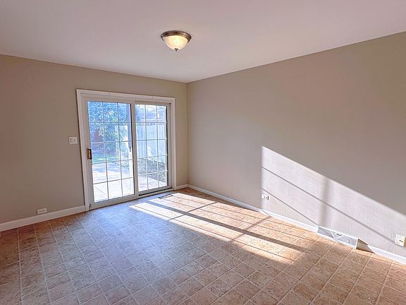 4th image of 16601 Langley Ave
