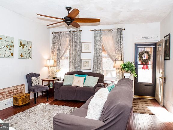 5th image of 213 Morgan St
