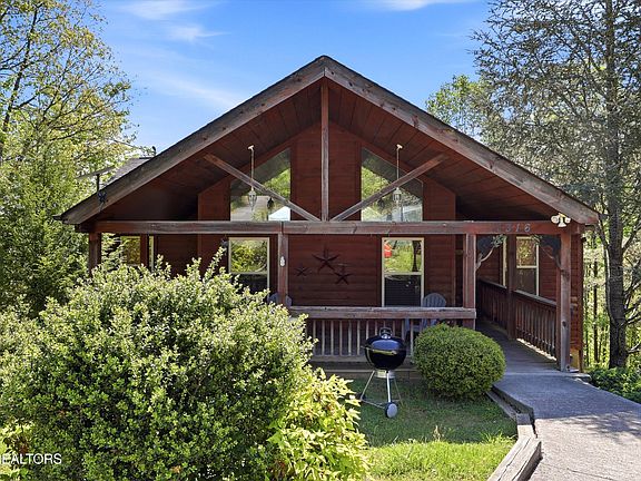 2nd image of 2316 Wooddale Way