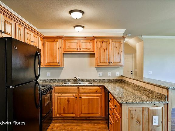 4th image of 6204 SW Chickadee St