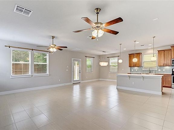 4th image of 7402 Buchholz St #1