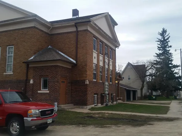 106 N 1st St, Fertile, IA 50434