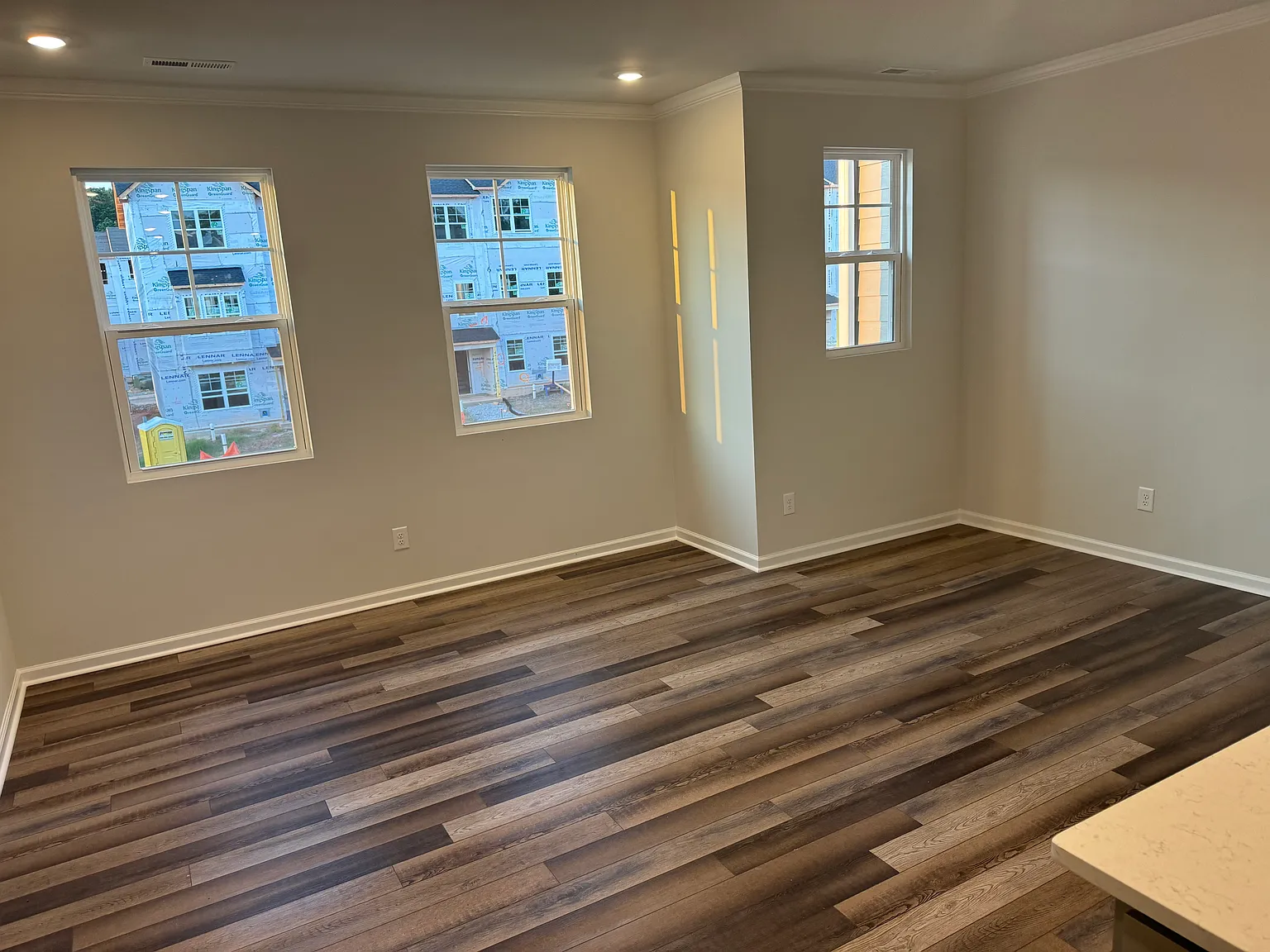 3 bed, 1734 sqft, $2,095 — Photo 3