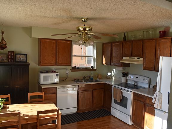 Bright, Sunny Kitchen