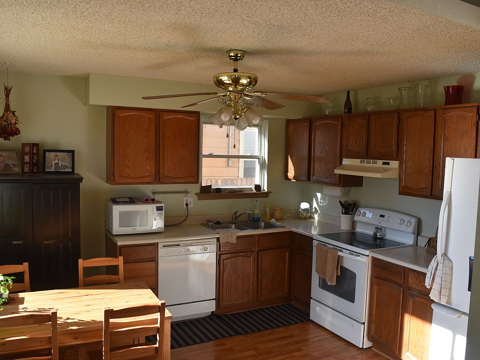 Bright, Sunny Kitchen
