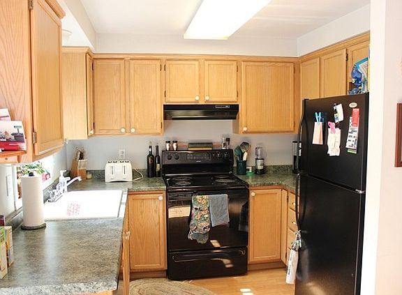 3rd image of 3092 Quartz Crescent Ct