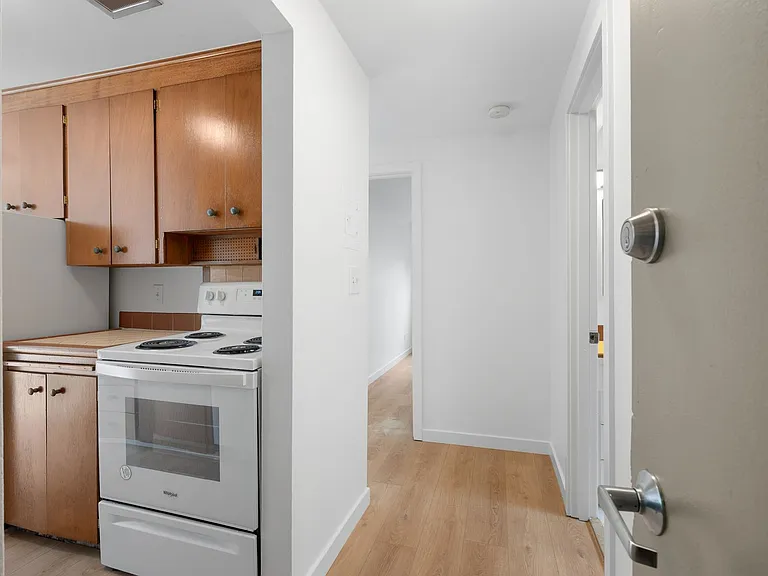 Birch Apartments — Photo 4