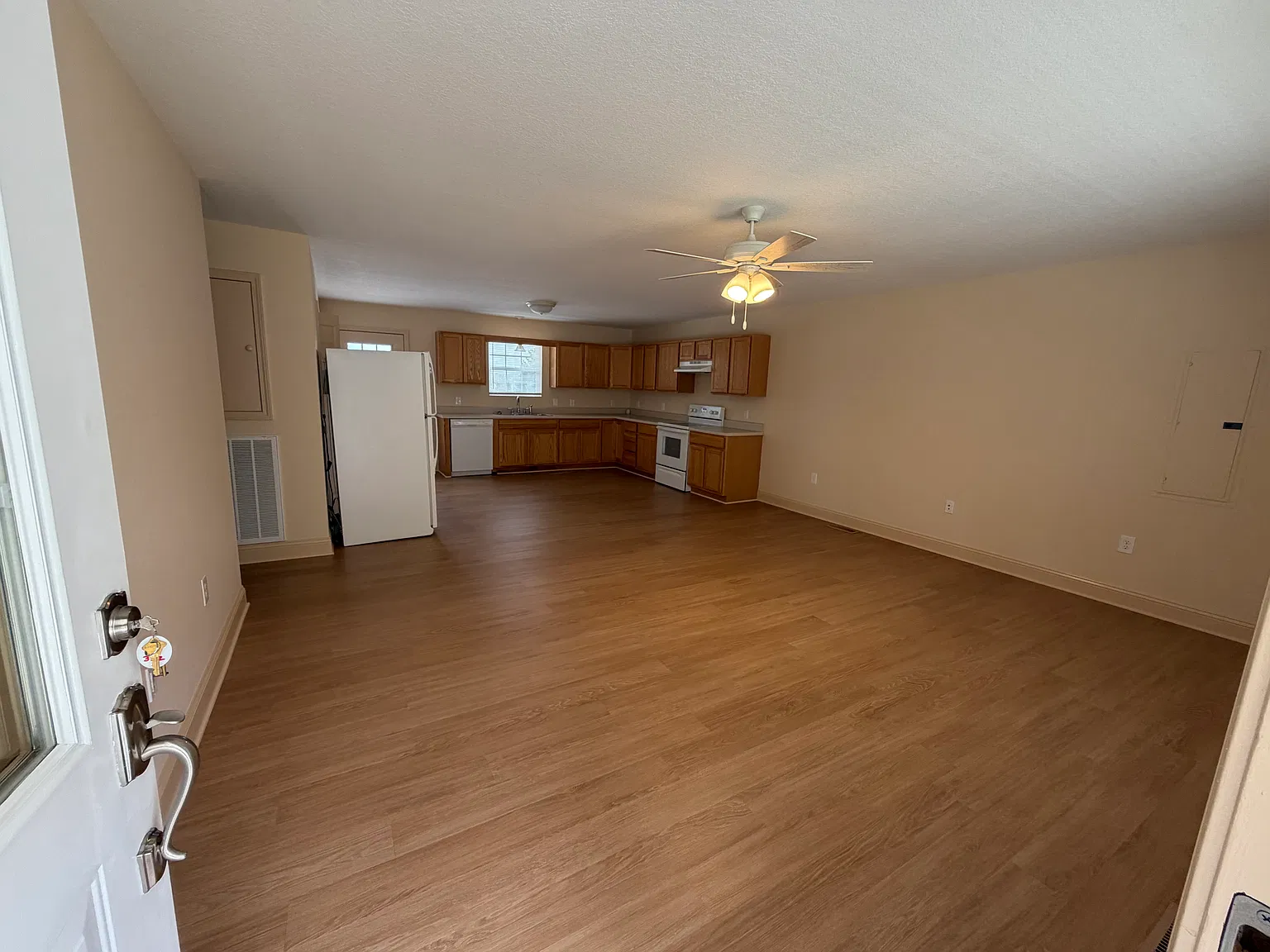 3 bed, 1344 sqft, $1,500 — Photo 3