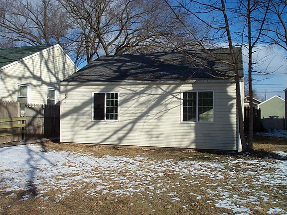 2nd image of 3419 Robinwood Dr