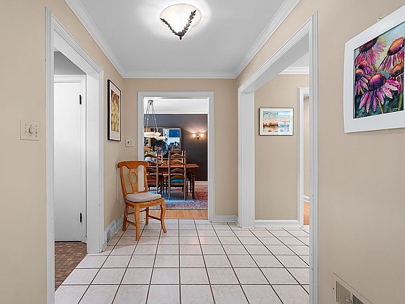 5th image of 938 Hickory Ave
